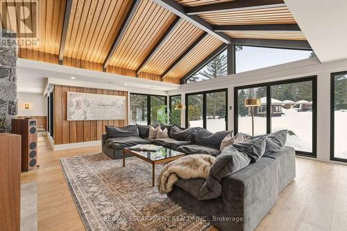 2510 Britannia Road, Burlington, ON - Indoor Photo Showing Other Room