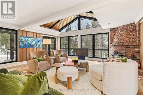 2510 Britannia Road, Burlington, ON - Indoor