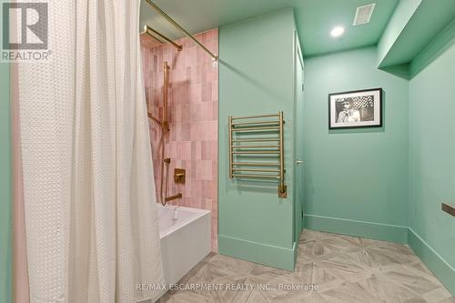 2510 Britannia Road, Burlington, ON - Indoor Photo Showing Bathroom