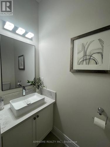 122 Scrivener Drive, Aurora, ON - Indoor Photo Showing Bathroom