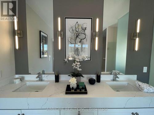 122 Scrivener Drive, Aurora, ON - Indoor Photo Showing Bathroom