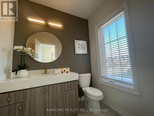 122 Scrivener Drive, Aurora, ON - Indoor Photo Showing Bathroom