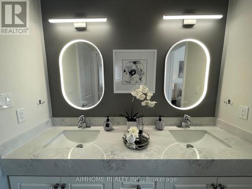 122 Scrivener Drive, Aurora, ON - Indoor Photo Showing Bathroom