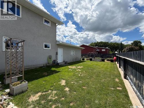 405 5Th Street E, Shaunavon, SK - Outdoor With Exterior