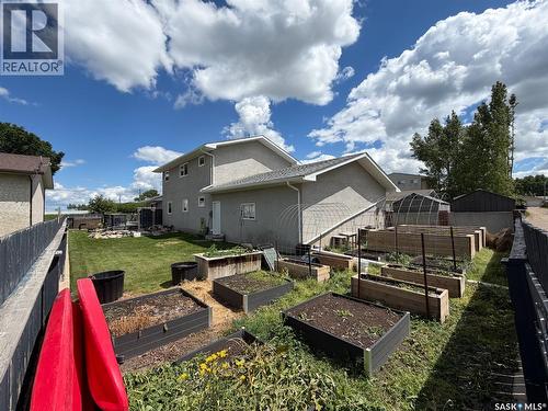 405 5Th Street E, Shaunavon, SK - Outdoor With Deck Patio Veranda