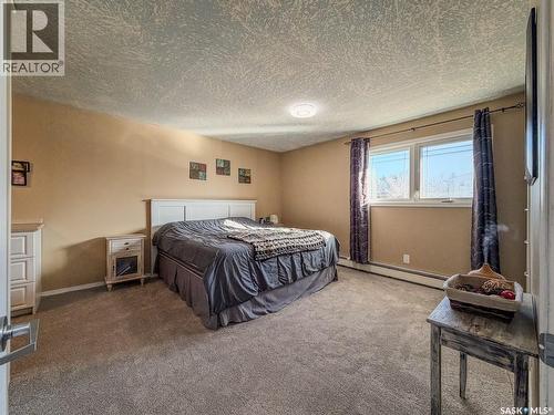 405 5Th Street E, Shaunavon, SK - Indoor Photo Showing Bedroom