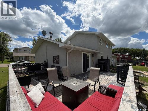 405 5Th Street E, Shaunavon, SK - Outdoor With Deck Patio Veranda With Exterior