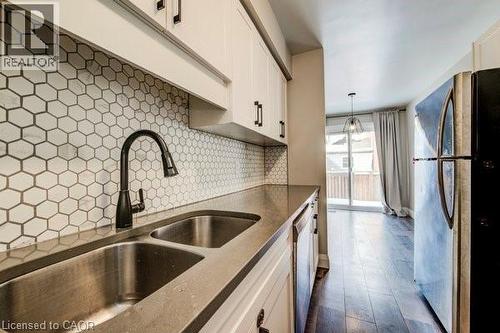 417 Garden Street, Cambridge, ON - Indoor Photo Showing Kitchen With Double Sink