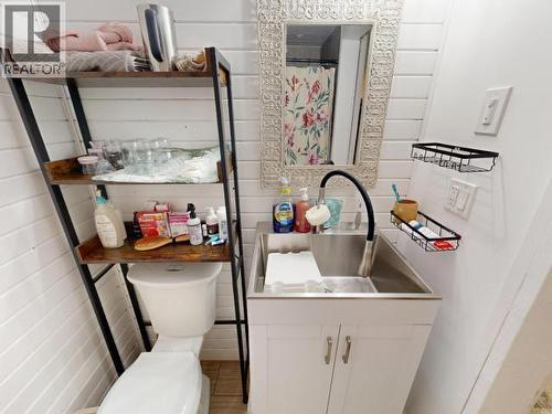 6519 King Ave, Powell River, BC - Indoor