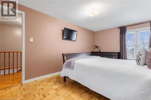 4288 Shelby Crescent, Mississauga, ON - Indoor Photo Showing Bedroom