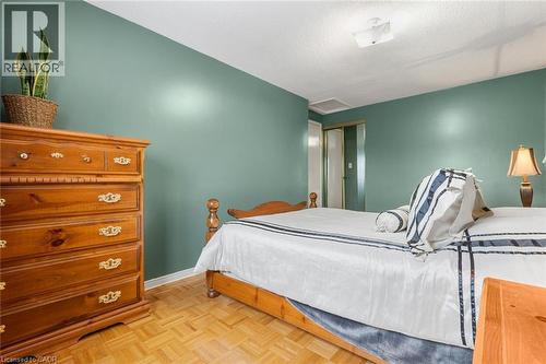 4288 Shelby Crescent, Mississauga, ON - Indoor Photo Showing Bedroom