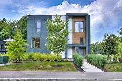 555 Rue des Charmettes  Blainville, QC J7C 0Z3