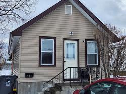 617 McBain Street  Thunder Bay, ON P7C 2Y4