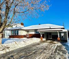 604 Rosewood Crescent  Thunder Bay, ON P7E 2R4