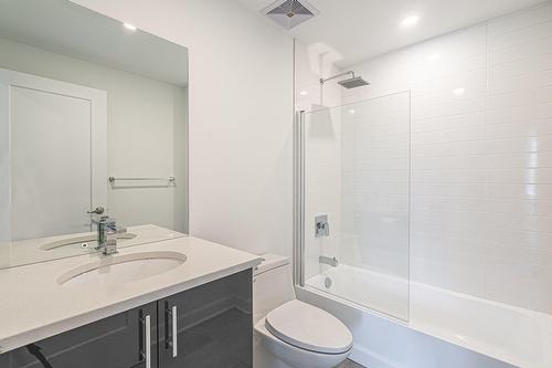 Salle de bains - 502-8125 Boul. St-Laurent, Brossard, QC - Indoor Photo Showing Bathroom