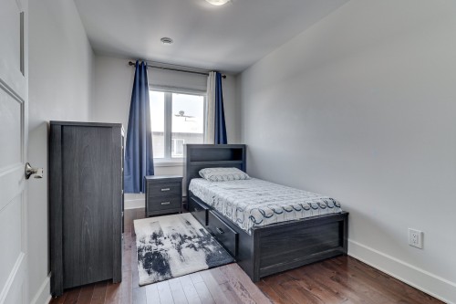 Bedroom - 8313 Av. Des Trembles, Laval (Duvernay), QC - Indoor Photo Showing Bedroom