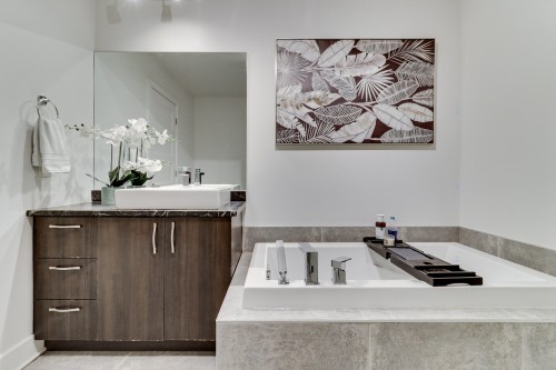 Bathroom - 8313 Av. Des Trembles, Laval (Duvernay), QC - Indoor Photo Showing Bathroom