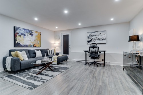 Family Room - 8313 Av. Des Trembles, Laval (Duvernay), QC - Indoor Photo Showing Living Room