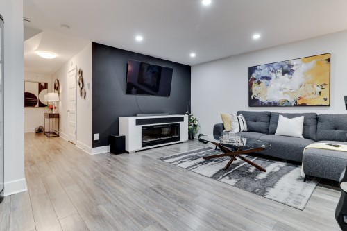 Family Room - 8313 Av. Des Trembles, Laval (Duvernay), QC - Indoor Photo Showing Living Room