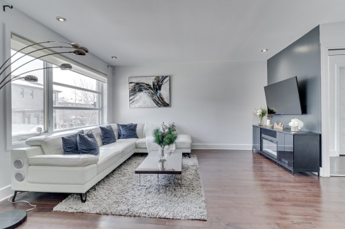 Living Room - 8313 Av. Des Trembles, Laval (Duvernay), QC - Indoor Photo Showing Living Room