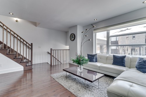 Living Room - 8313 Av. Des Trembles, Laval (Duvernay), QC - Indoor Photo Showing Living Room