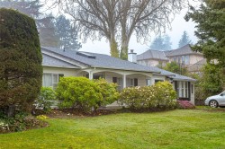 2589 Sinclair Rd  Saanich, BC V8N 1C1