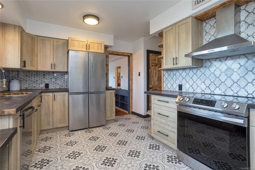 1743 Maple Bay Rd, Duncan, BC 