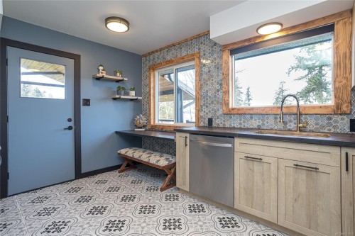 1743 Maple Bay Rd, Duncan, BC 