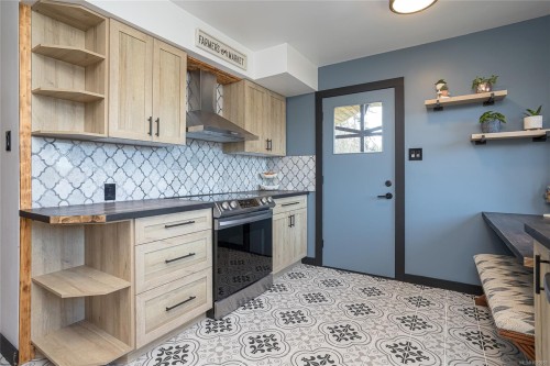 1743 Maple Bay Rd, Duncan, BC 