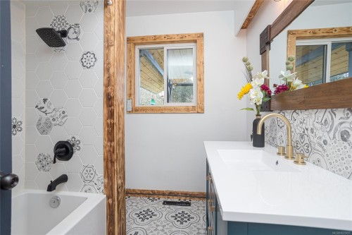 1743 Maple Bay Rd, Duncan, BC 