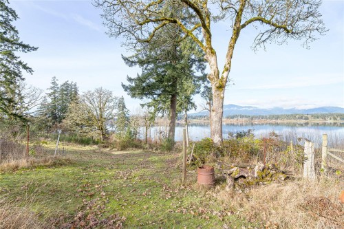 1743 Maple Bay Rd, Duncan, BC 