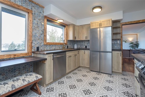 1743 Maple Bay Rd, Duncan, BC 