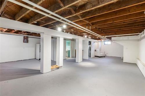 173 Sherburn St, Winnipeg, MB 