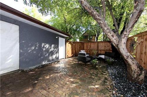 173 Sherburn St, Winnipeg, MB 