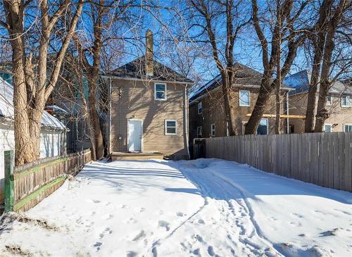 352 Toronto St, Winnipeg, MB 