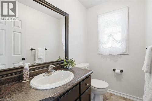 1 Meander Close, Hamilton, ON - Indoor Photo Showing Bathroom