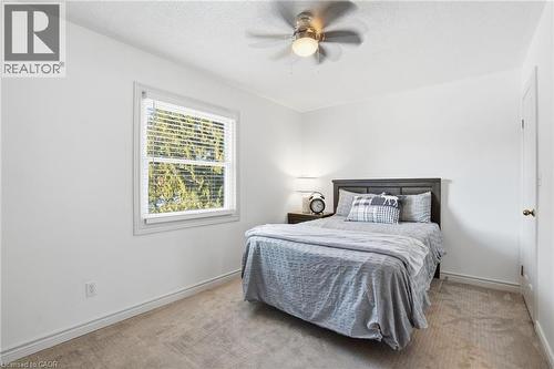 1 Meander Close, Hamilton, ON - Indoor Photo Showing Bedroom