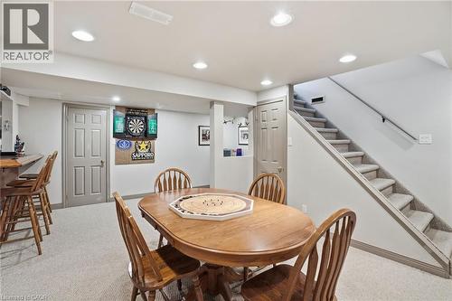 1 Meander Close, Hamilton, ON - Indoor Photo Showing Dining Room