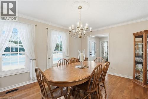 1 Meander Close, Hamilton, ON - Indoor Photo Showing Dining Room