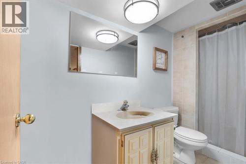 67 Elmhurst Drive, Hamilton, ON - Indoor Photo Showing Bathroom