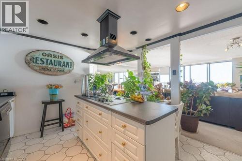 33 Harbour Square Unit# 1416, Toronto, ON - Indoor