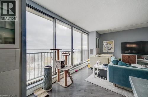 33 Harbour Square Unit# 1017, Toronto, ON - Indoor