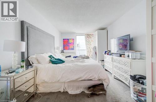 33 Harbour Square Unit# 1017, Toronto, ON - Indoor Photo Showing Bedroom