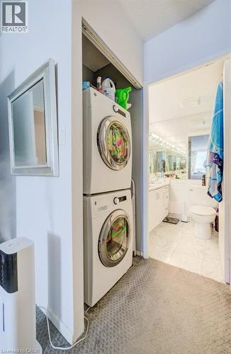 33 Harbour Square Unit# 1017, Toronto, ON - Indoor Photo Showing Laundry Room