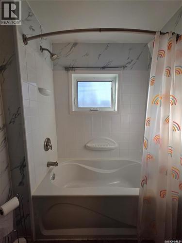 342 Tavistock Avenue, Torquay, SK - Indoor Photo Showing Bathroom