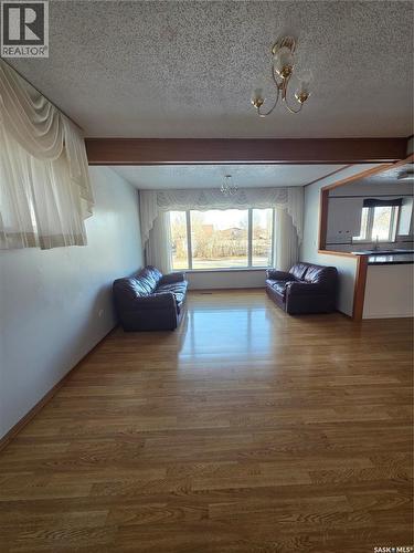 342 Tavistock Avenue, Torquay, SK - Indoor