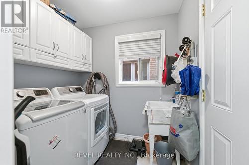34 Haskins Court, Hamilton, ON - Indoor Photo Showing Laundry Room