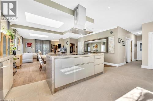 600 Henderson Drive, Aurora, ON - Indoor Photo Showing Kitchen