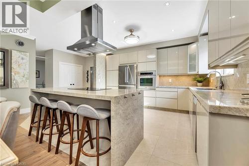 600 Henderson Drive, Aurora, ON - Indoor Photo Showing Kitchen With Upgraded Kitchen