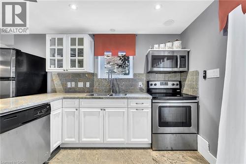 600 Henderson Drive, Aurora, ON - Indoor Photo Showing Kitchen With Stainless Steel Kitchen With Double Sink